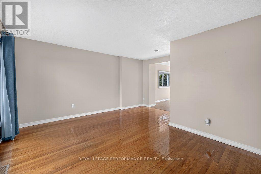 2258 RUSSELL ROAD - 10