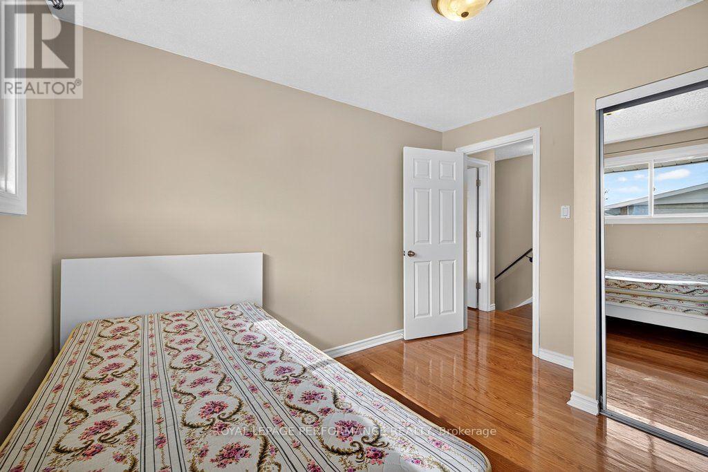 2258 RUSSELL ROAD - 25