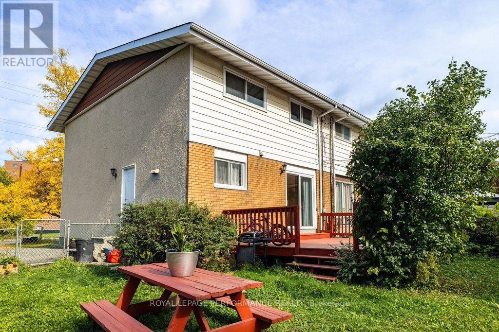 2258 RUSSELL ROAD - 42