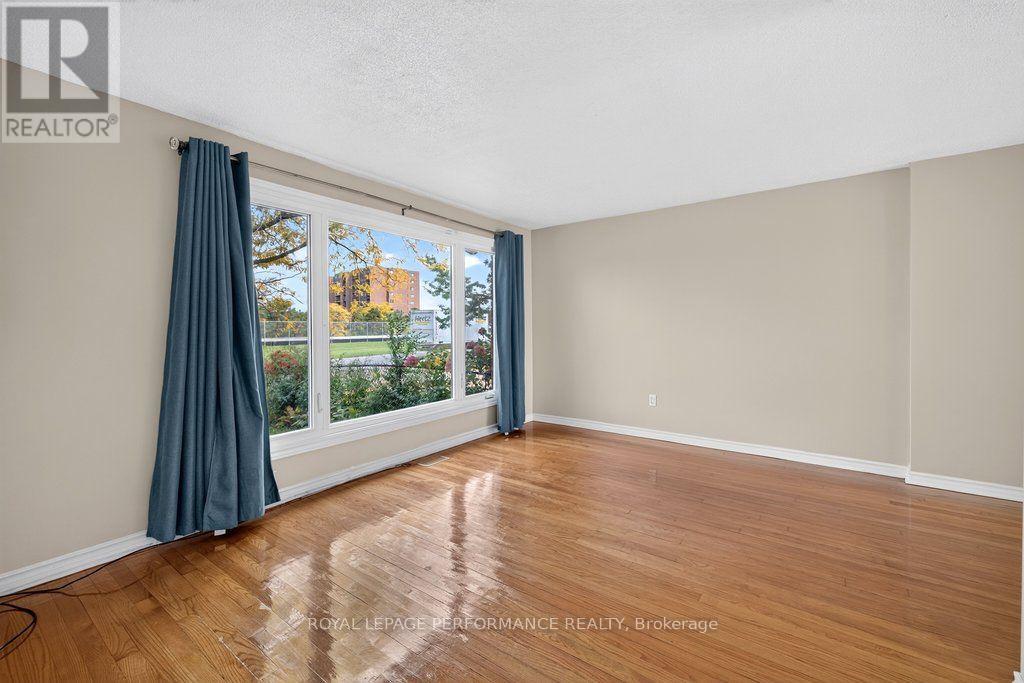 2258 Russell Road
