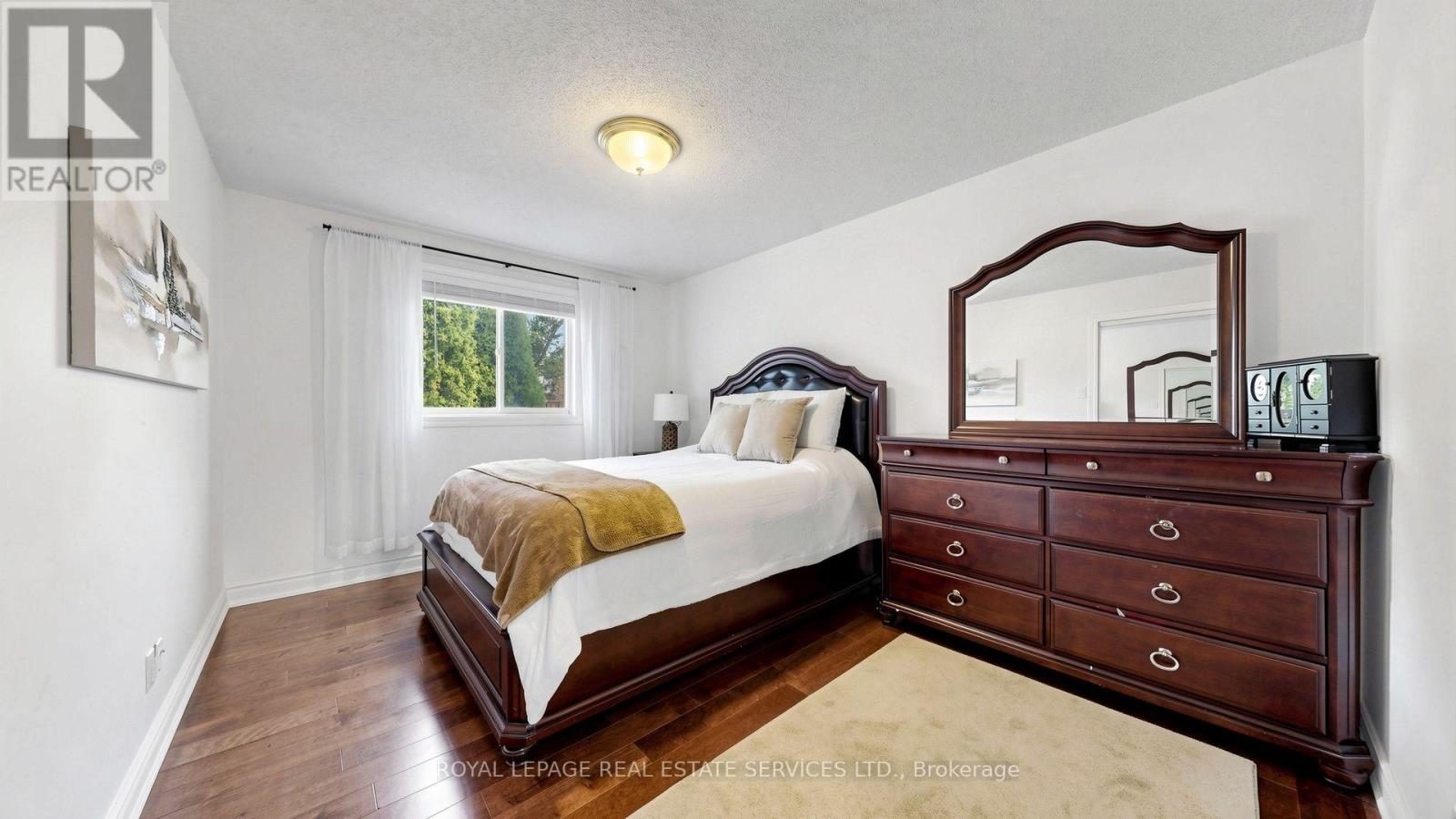 816 BEATRICE STREET E - 13