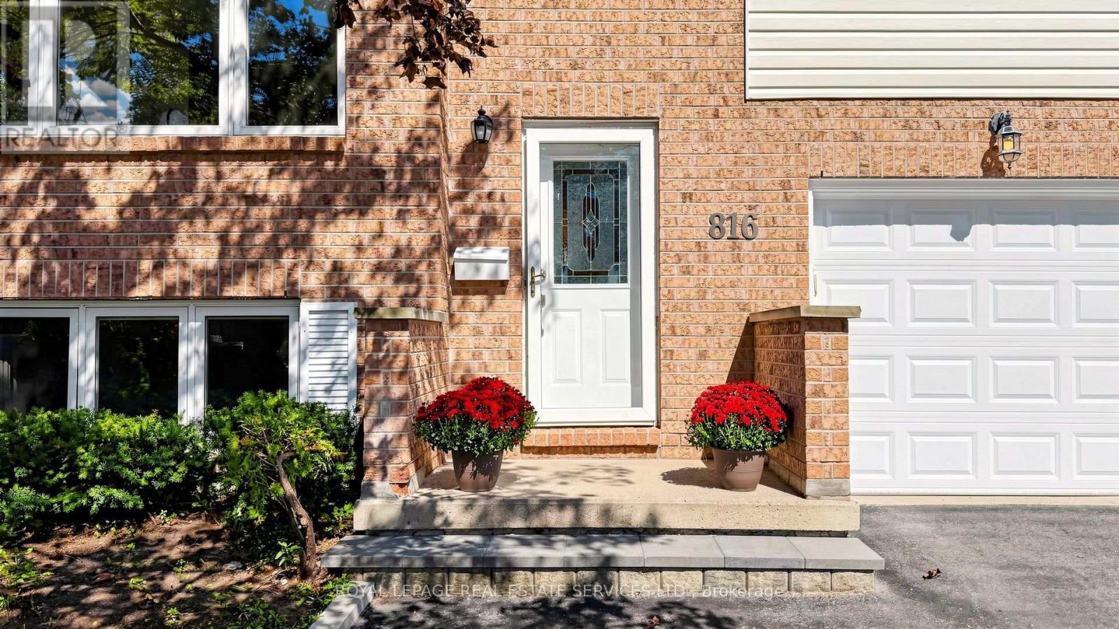 816 BEATRICE STREET E - 2