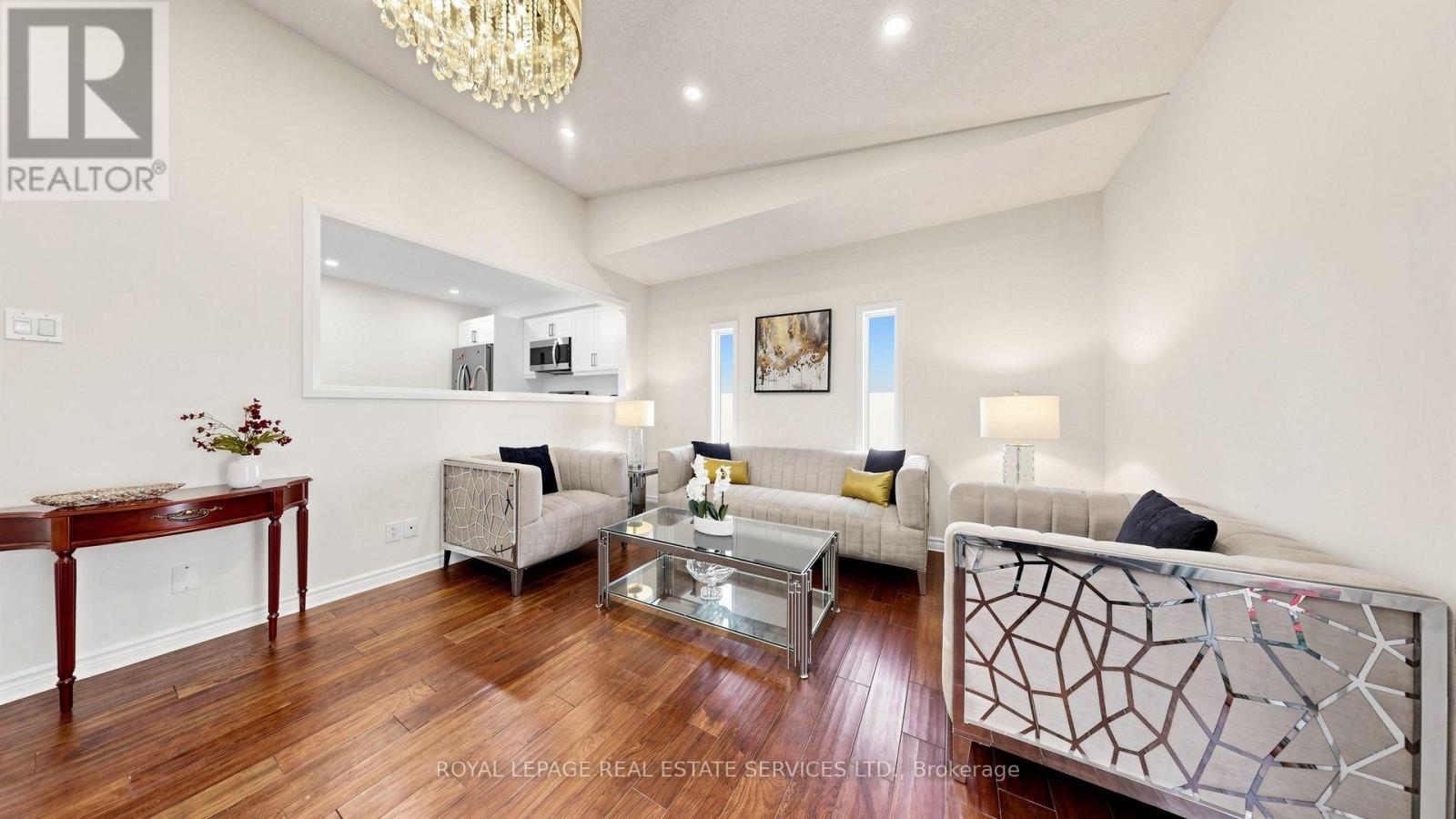 816 Beatrice Street East, Oshawa, ON photo 4