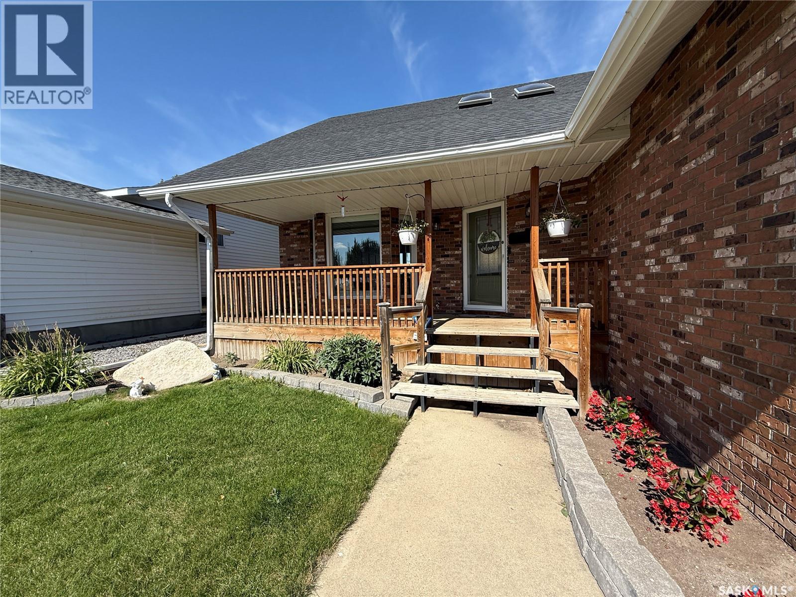 2523 Cardinal CRESCENT - 2