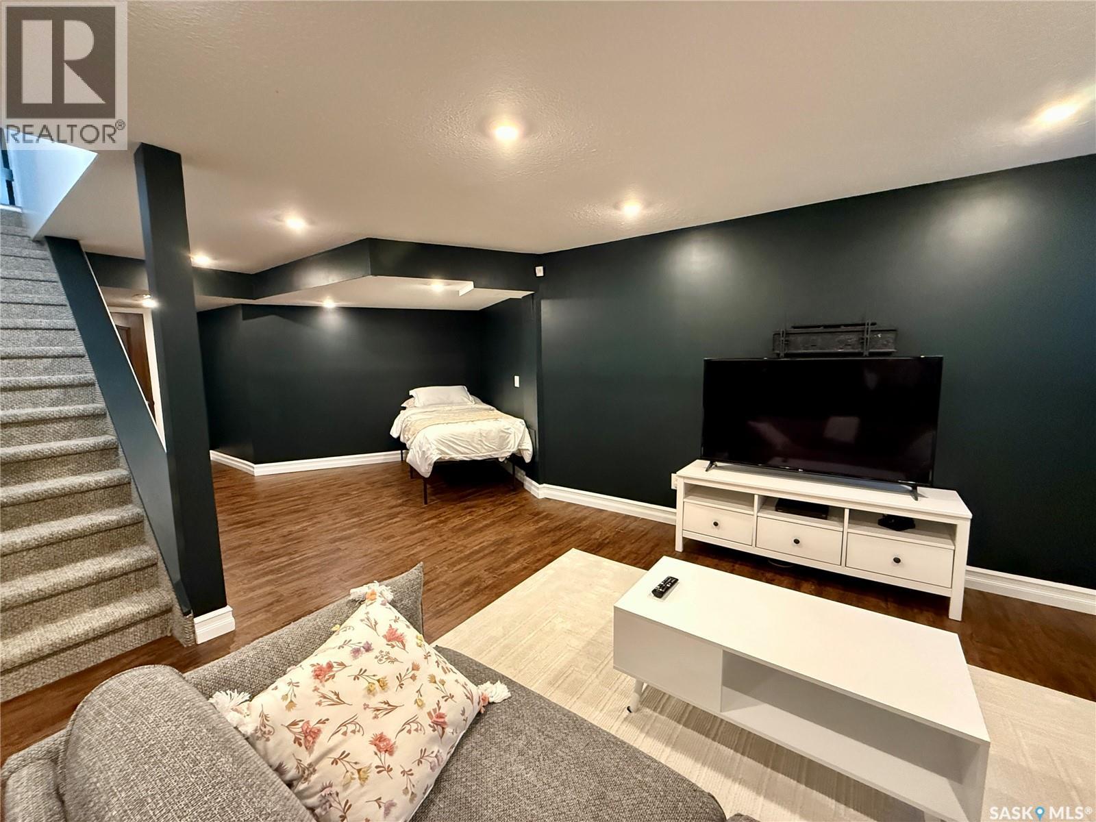 2523 Cardinal CRESCENT - Image 37
