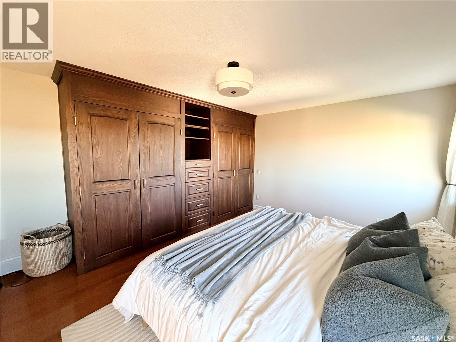 2523 Cardinal CRESCENT - 34