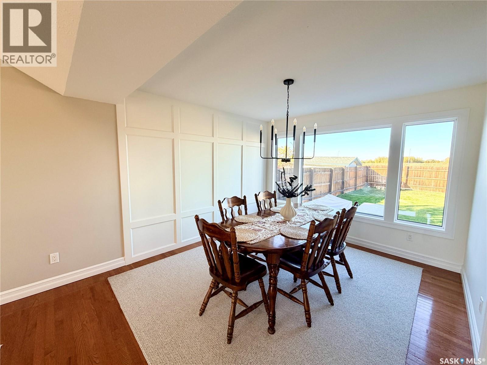 2523 Cardinal CRESCENT - 23