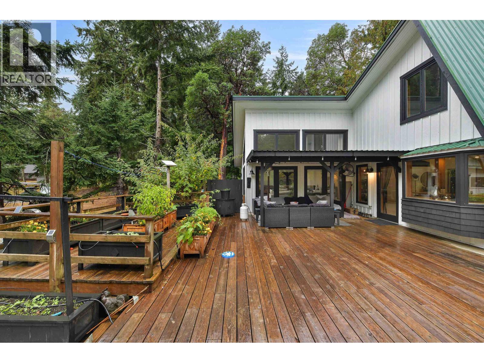 505 BAYVIEW DRIVE, Mayne Island
