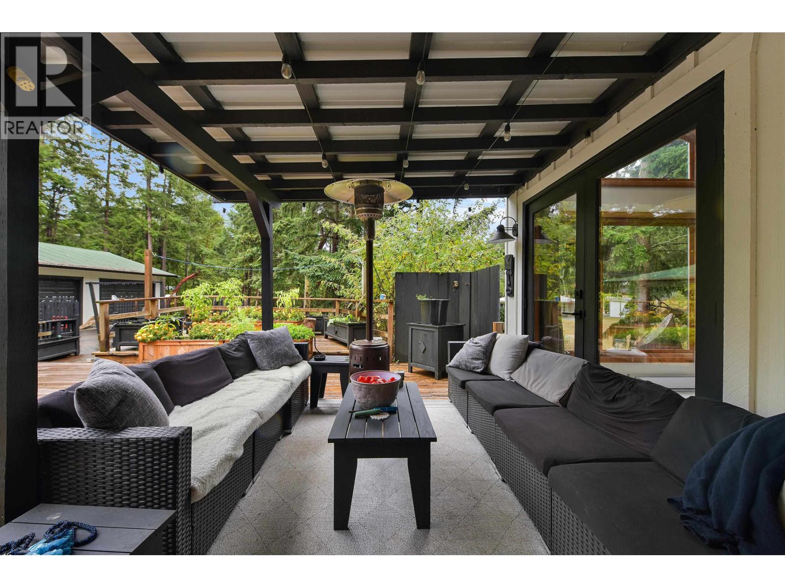 505 BAYVIEW DRIVE, Mayne Island