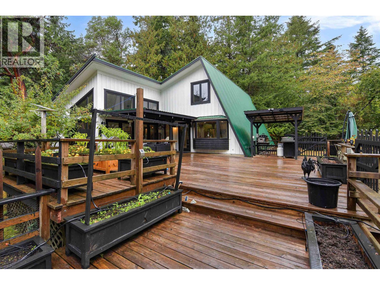 505 BAYVIEW DRIVE, Mayne Island