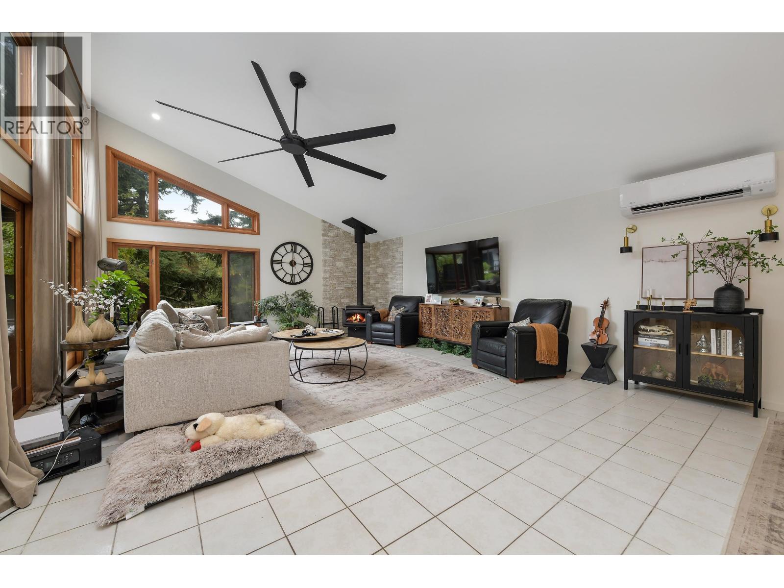 505 BAYVIEW DRIVE, Mayne Island