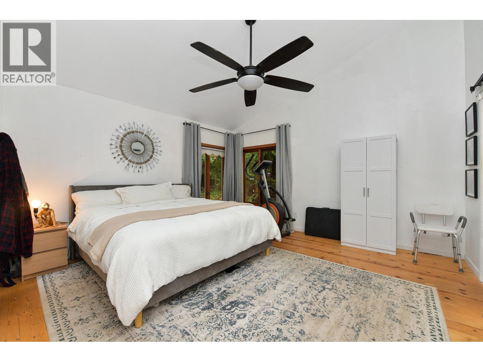 505 BAYVIEW DRIVE, Mayne Island