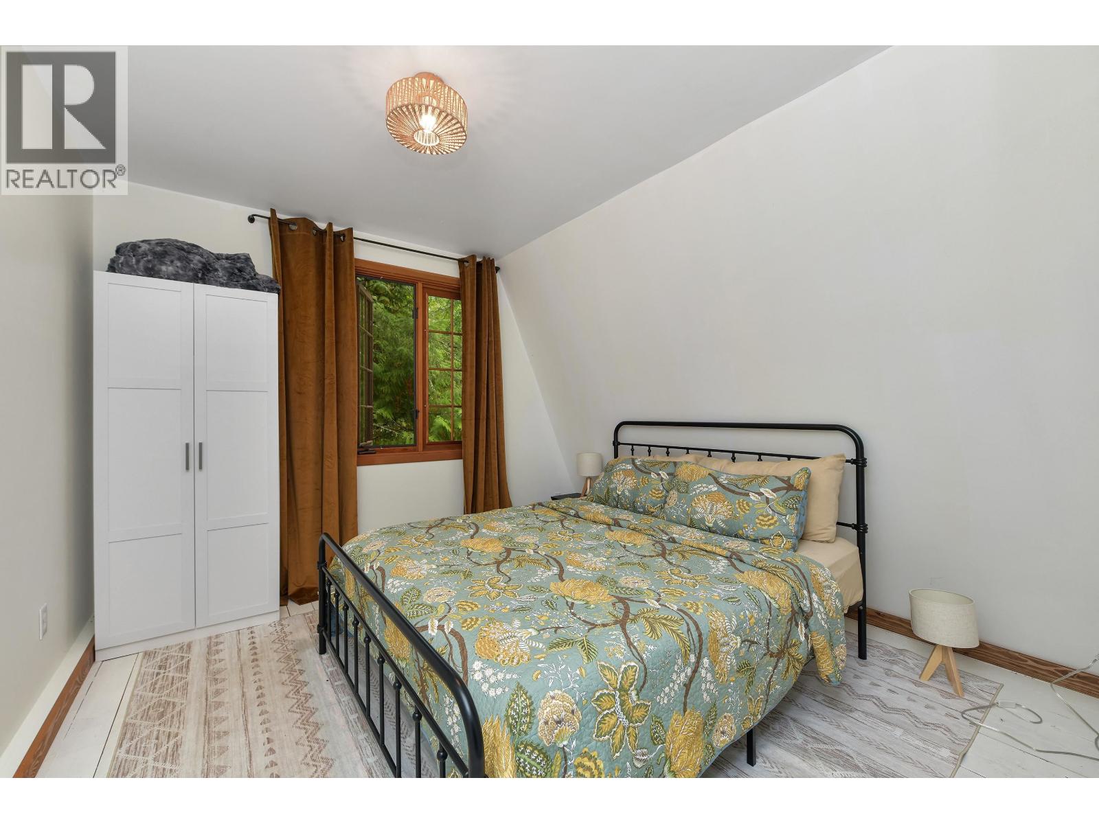 505 BAYVIEW DRIVE, Mayne Island