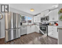 5pc Bathroom - 6019 Penworth Road Se, Calgary, AB T2A4E9 Photo 11