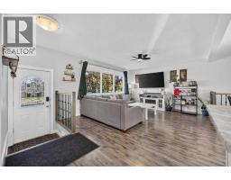Foyer - 6019 Penworth Road Se, Calgary, AB T2A4E9 Photo 6