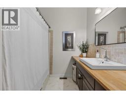 3pc Bathroom - 151 Balsam Crescent, Olds, AB T4H1M4 Photo 12