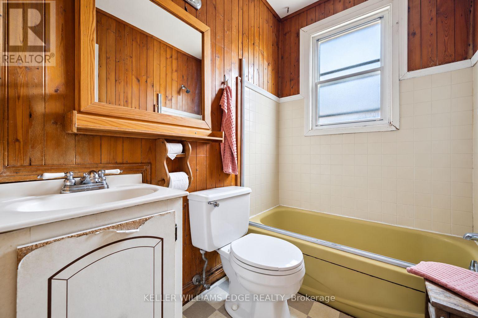 23 MERCER DRIVE - 16