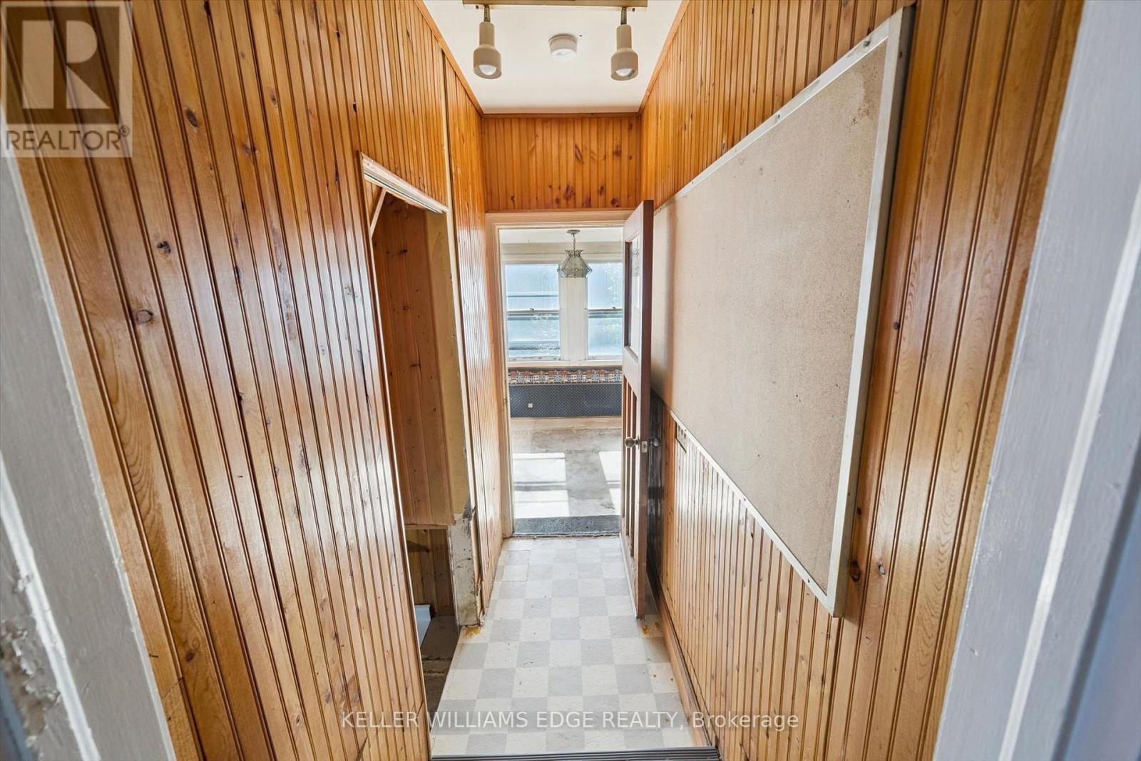23 MERCER DRIVE - 21