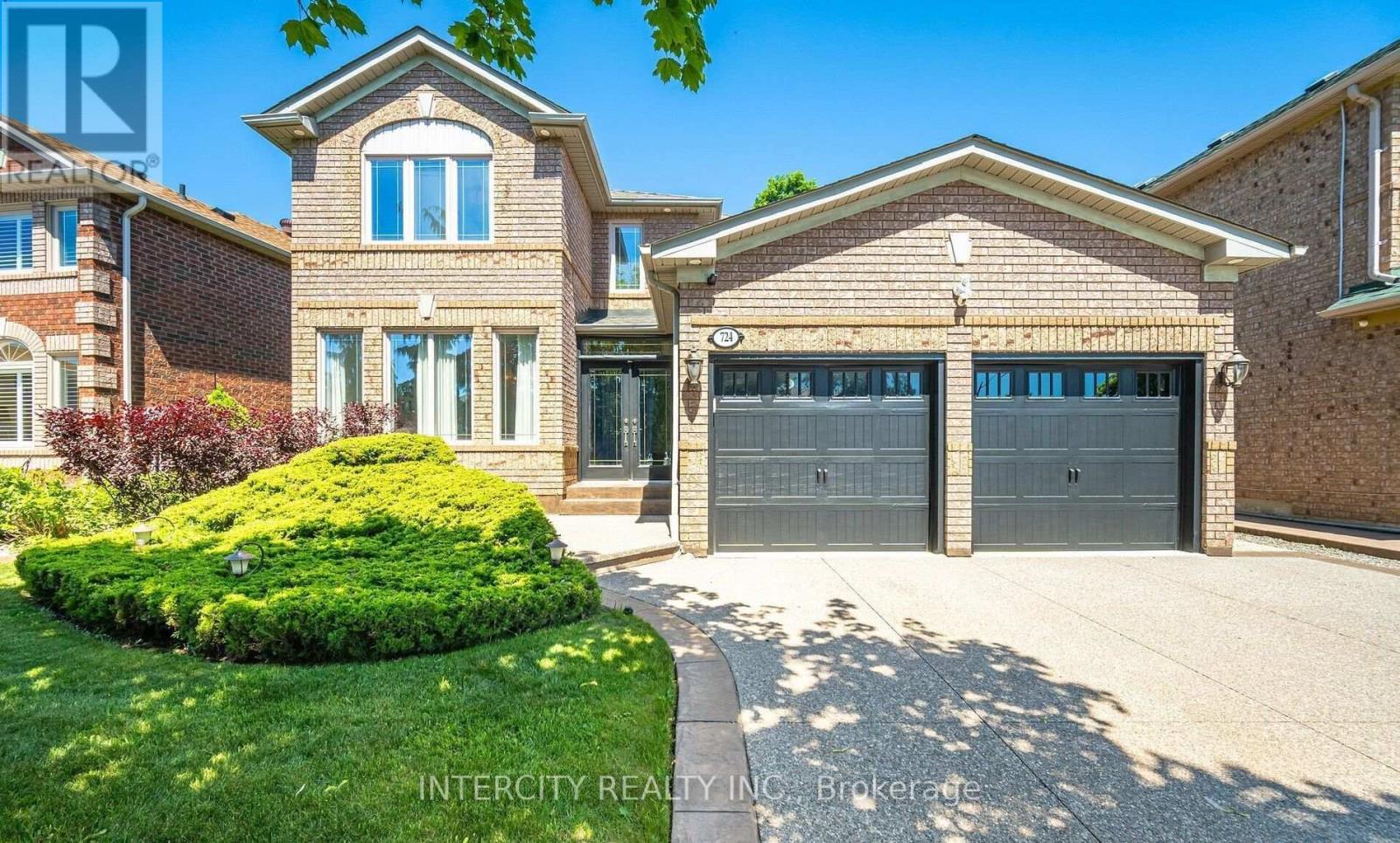 724 PETER ROBERTSON BOULEVARD - 1