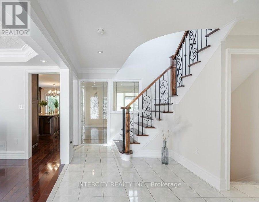 724 PETER ROBERTSON BOULEVARD - 5