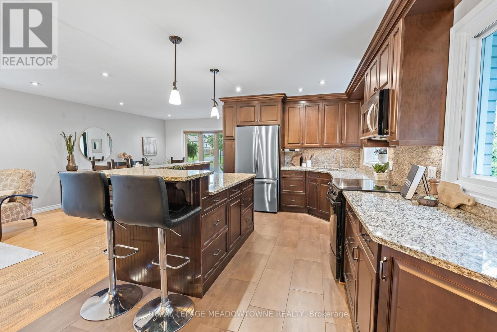 33 Fagan Drive, Halton Hills, ON photo 10