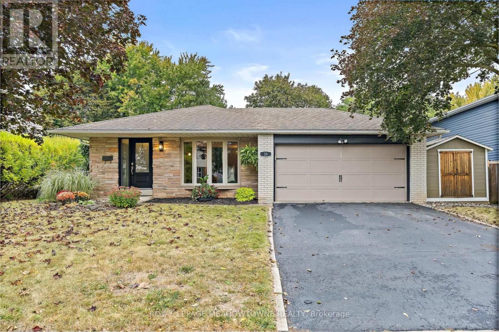 33 Fagan Drive, Halton Hills, ON photo 2