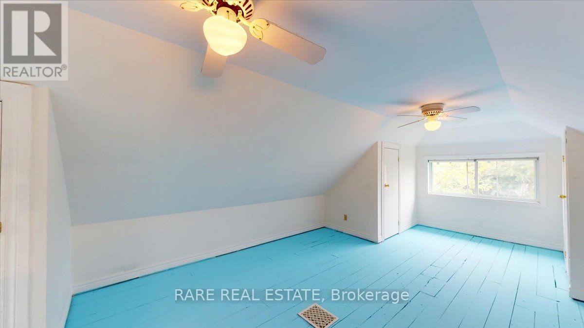 8 Balsam Avenue North — photo 14