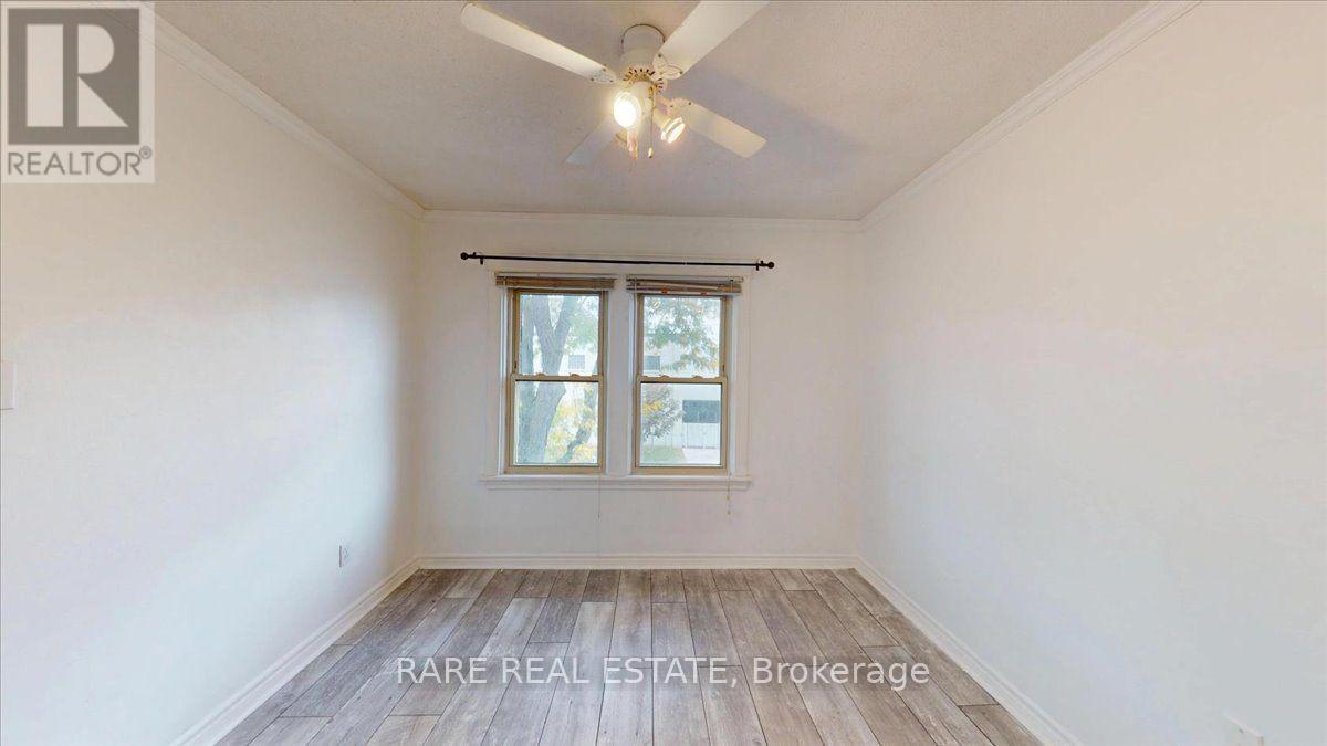 8 Balsam Avenue North — photo 19