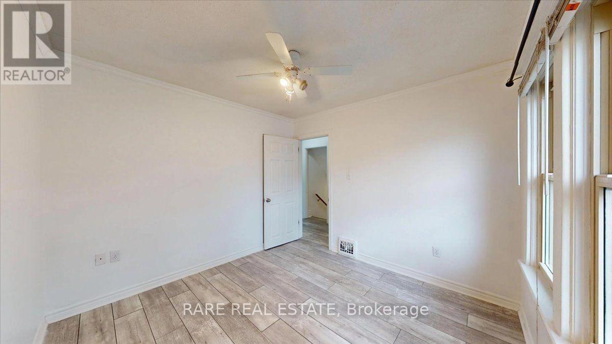 8 Balsam Avenue North — photo 21