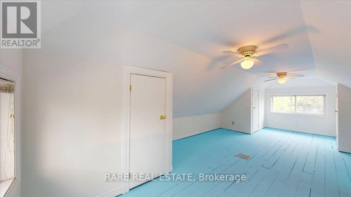 8 Balsam Avenue North — photo 13