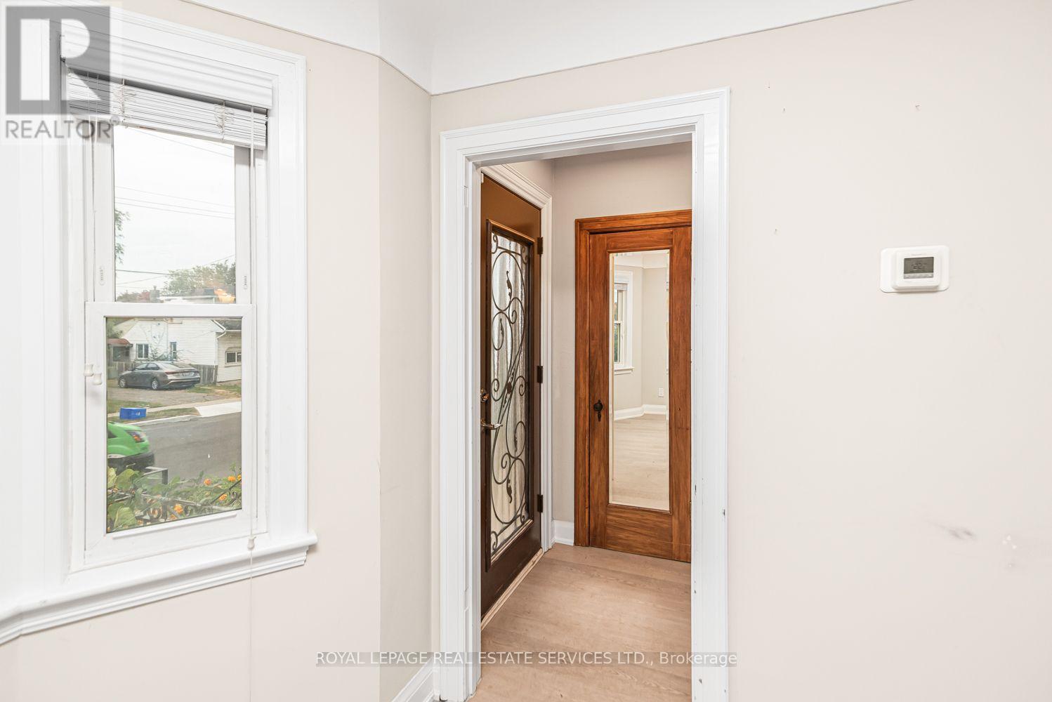 187 West 2nd Street, Hamilton, ON photo 2