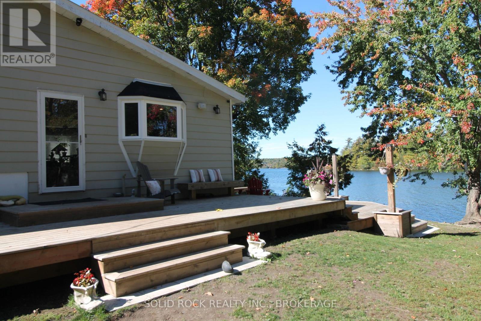 1127 PERRY LANE - 19