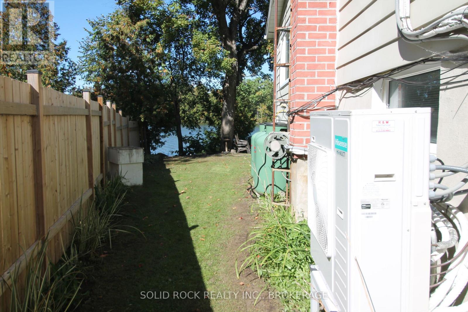 1127 PERRY LANE - Image 43