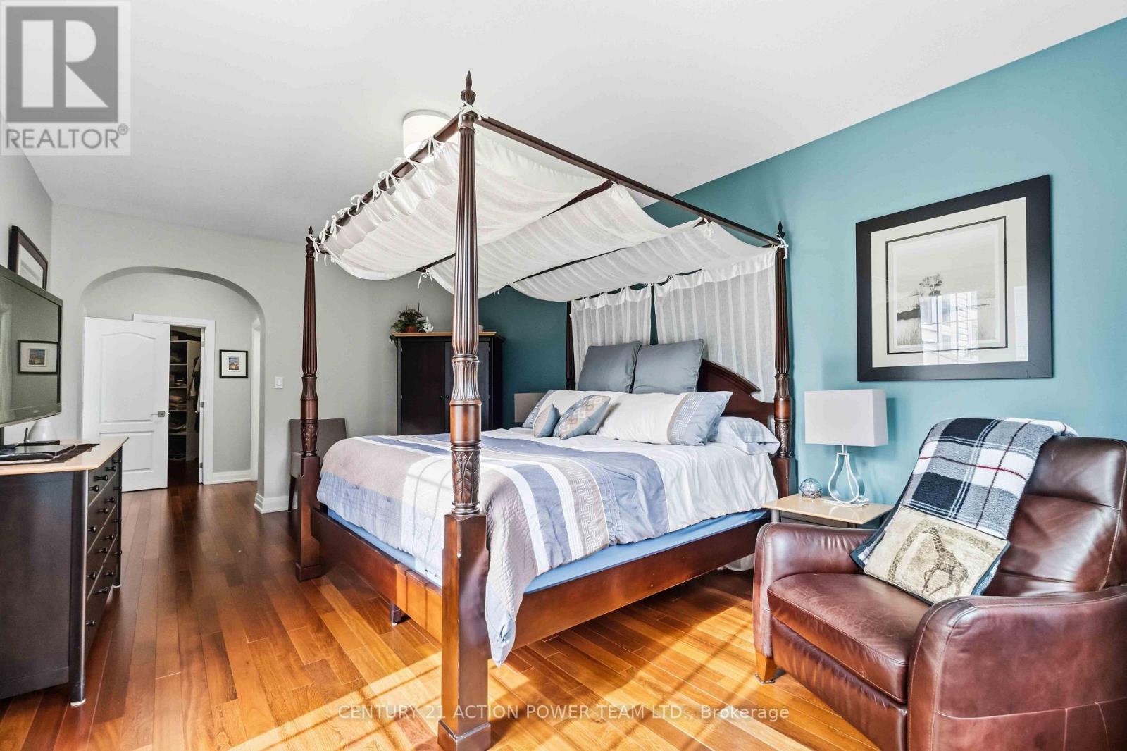 83 BLACKSHIRE CIRCLE - Image 30