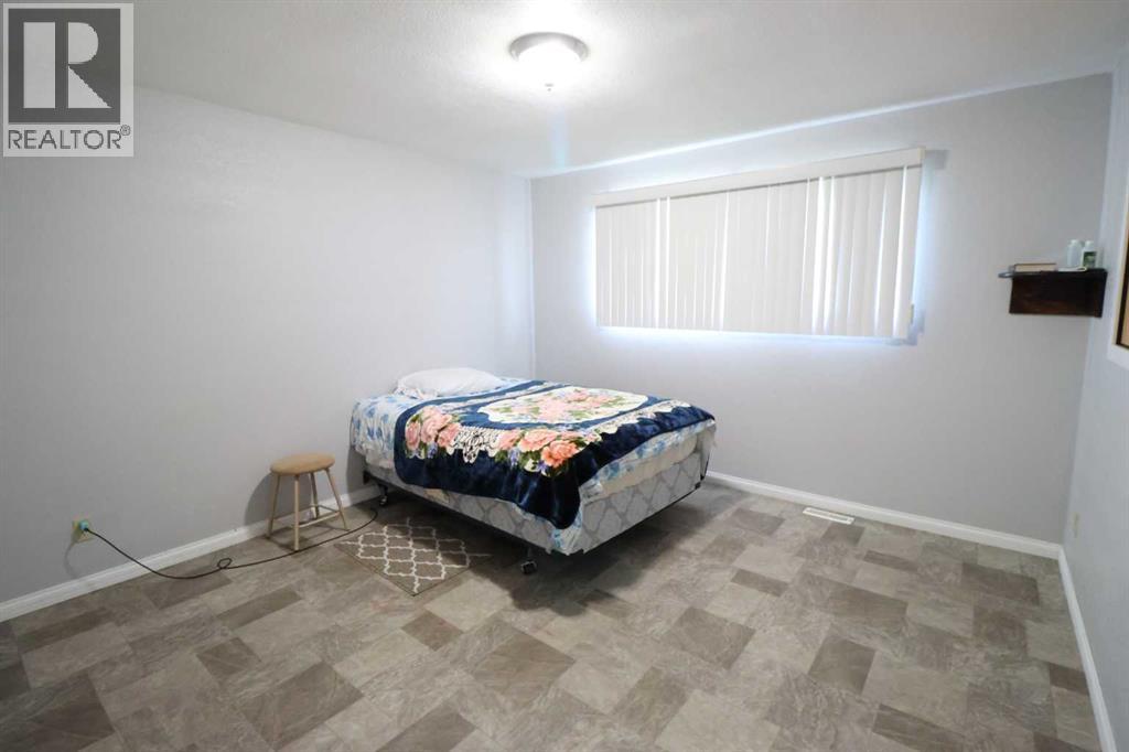 5905 57 Street - 11
