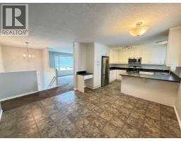 Family room - 298 Mountain Street, Hinton, AB T7V1M4 Photo 6