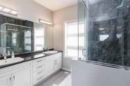 189 Cartesian Gate, Winnipeg, MB R2P1W4 Photo 16
