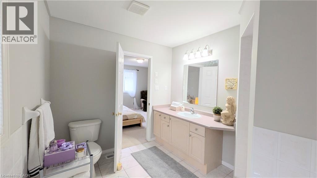 68 BENJAMIN Drive - Image 24