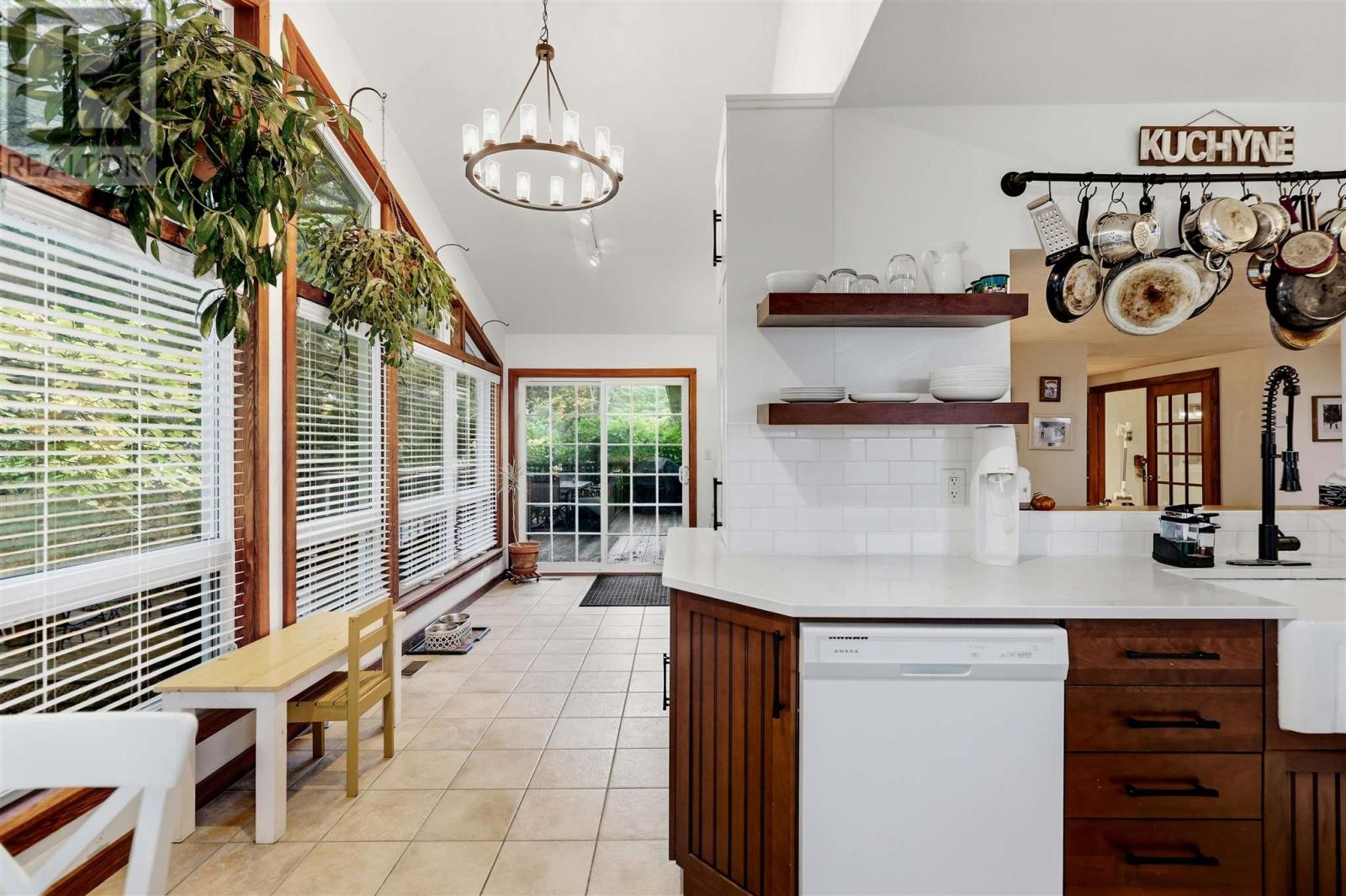 23 Country Club PL - 11