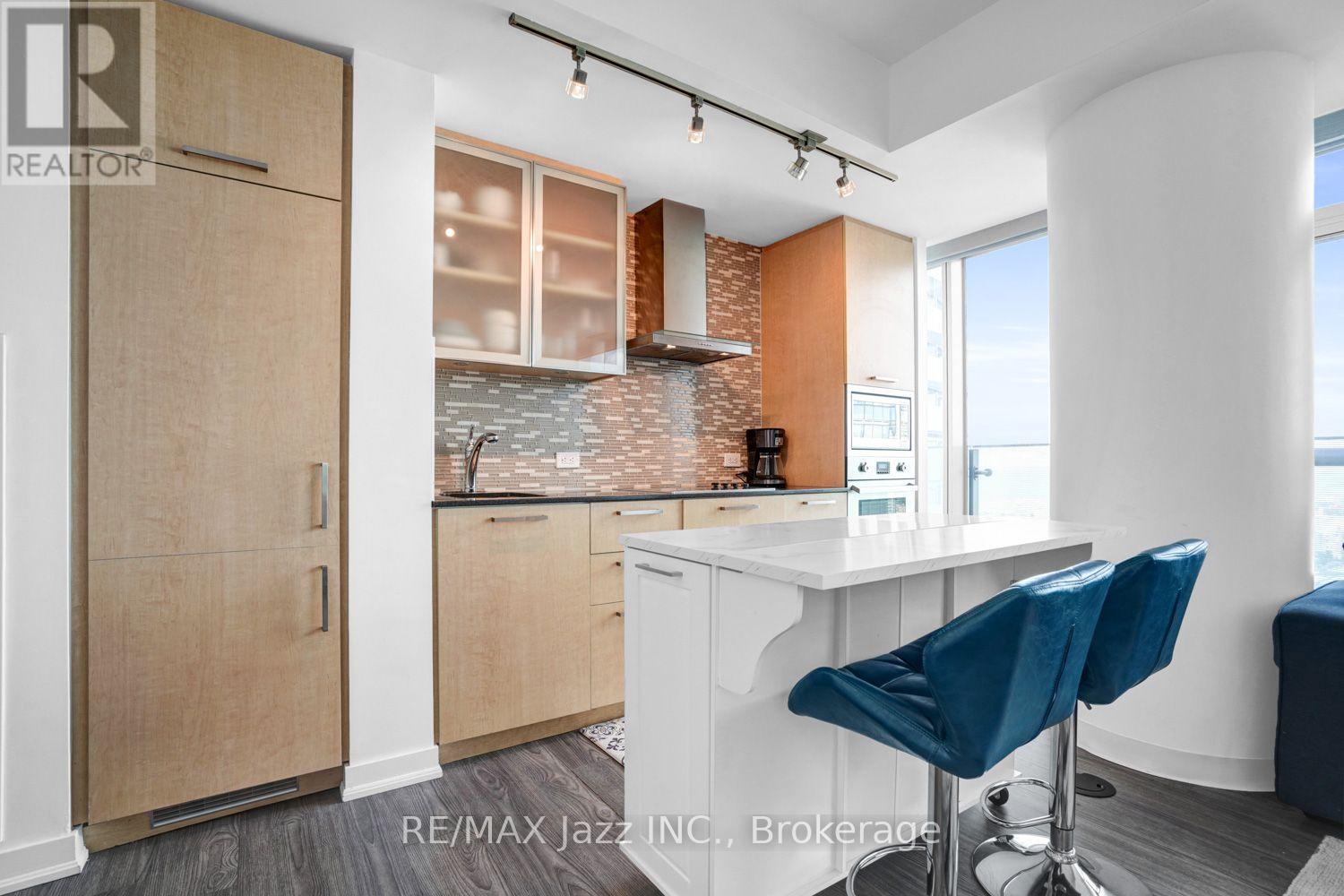 3808- 14 York Street, Toronto, ON photo 4