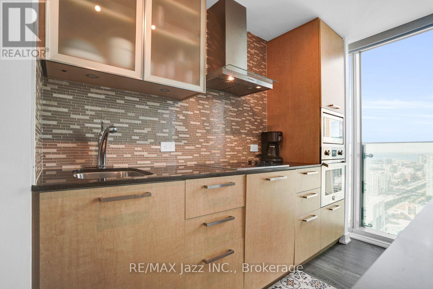 3808- 14 York Street, Toronto, ON photo 5