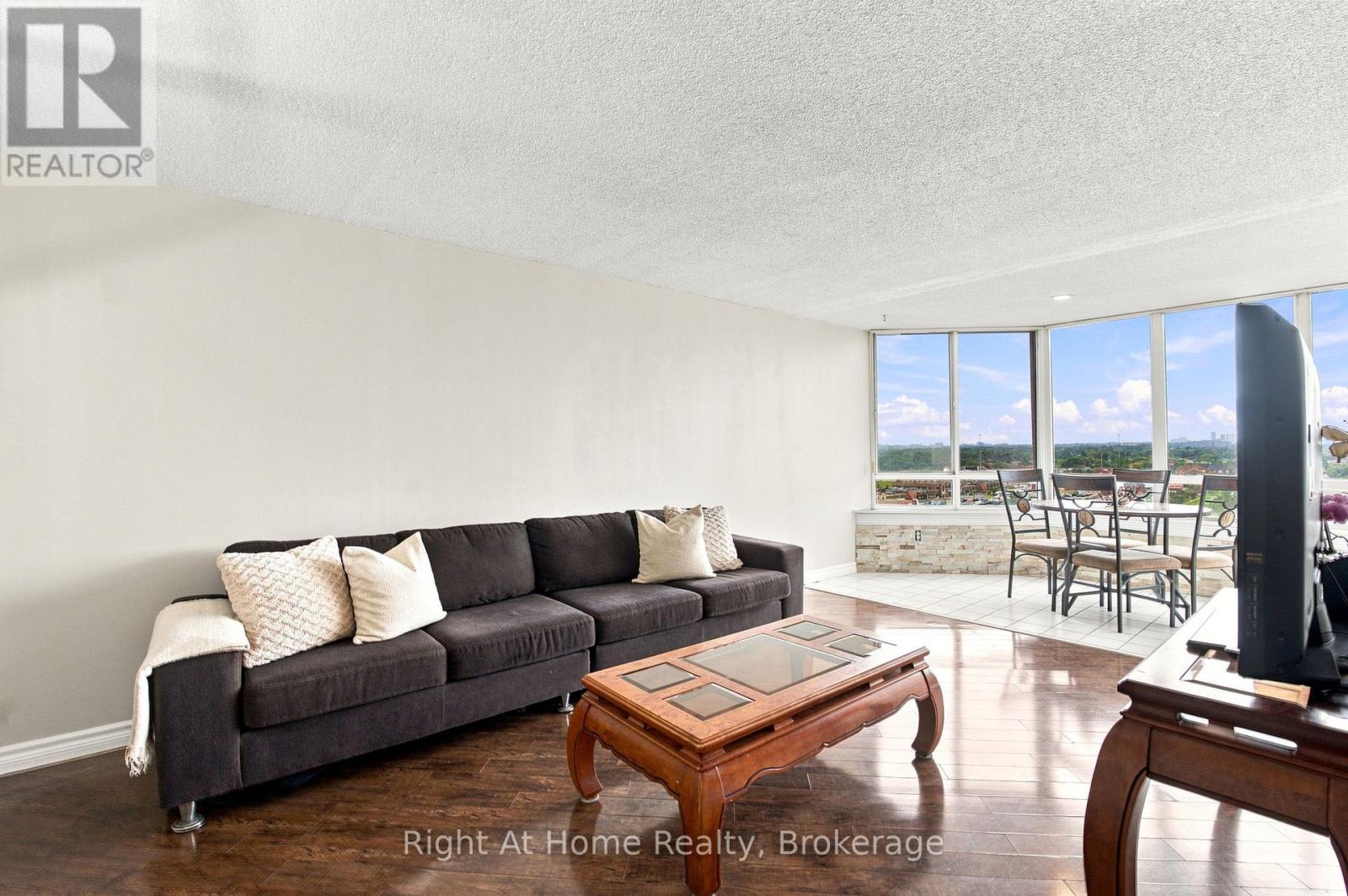 1215- 11753 Sheppard Avenue East, Toronto, ON photo 6