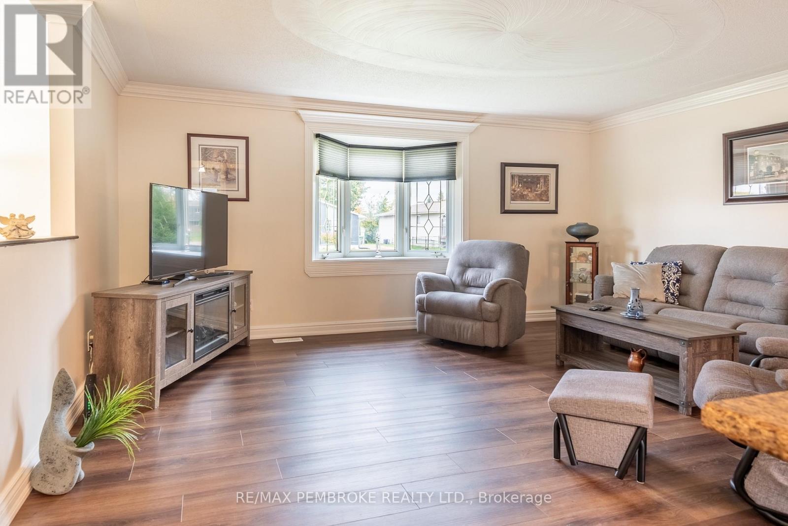 1108 BOUNDARY ROAD - 12