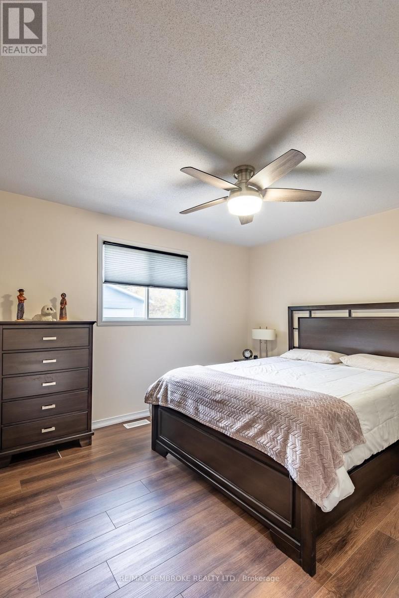 1108 BOUNDARY ROAD - 25