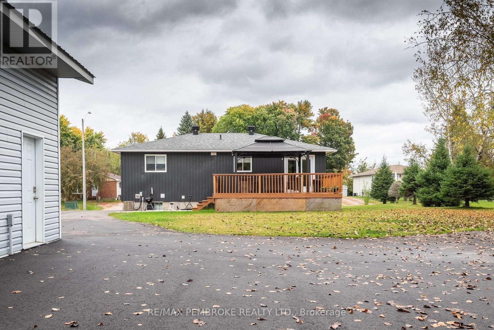 1108 BOUNDARY ROAD - 42