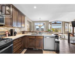 Kitchen - 6555 Blackcomb Place, Vernon, BC  Photo 15