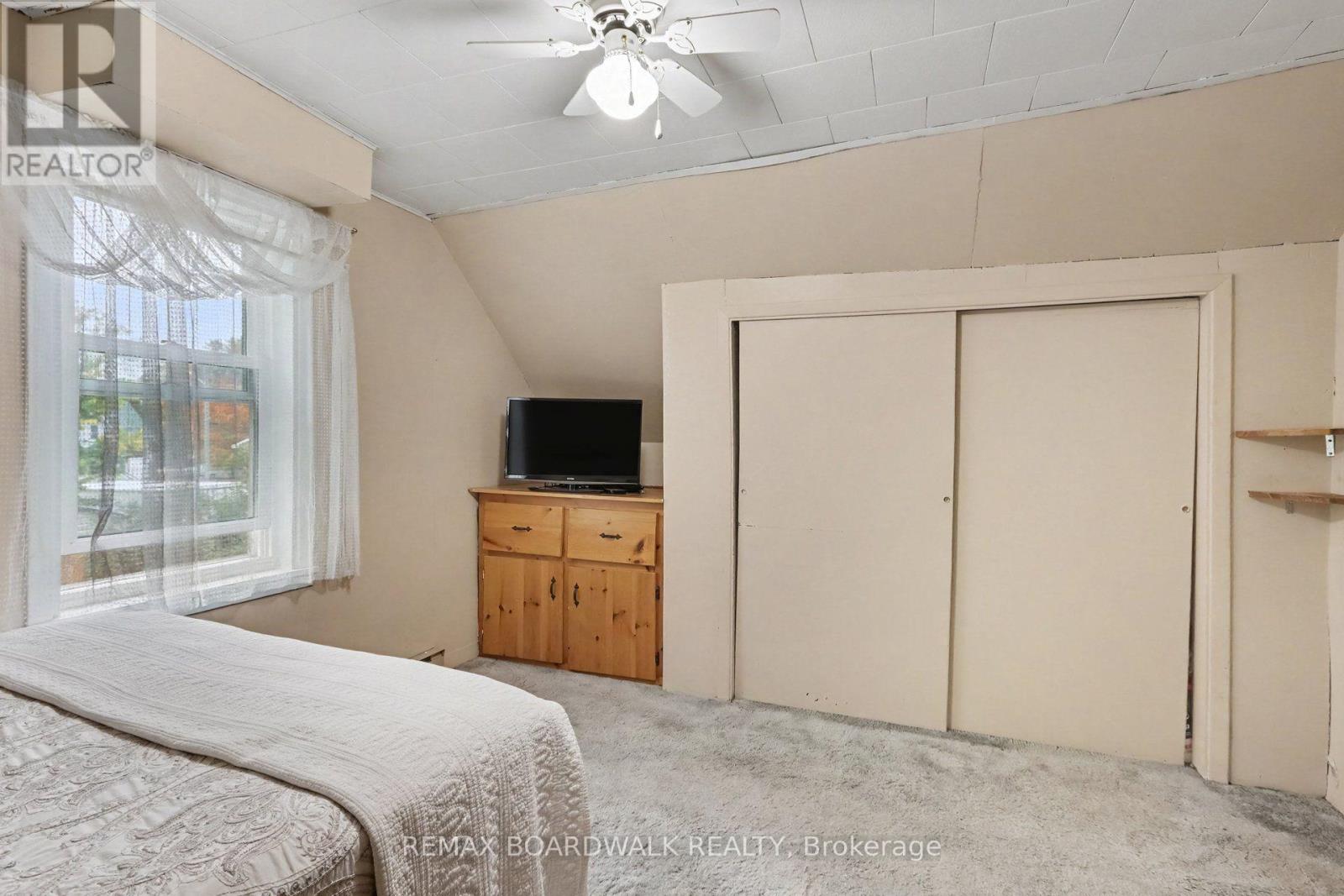 174 MUNRO STREET - 13