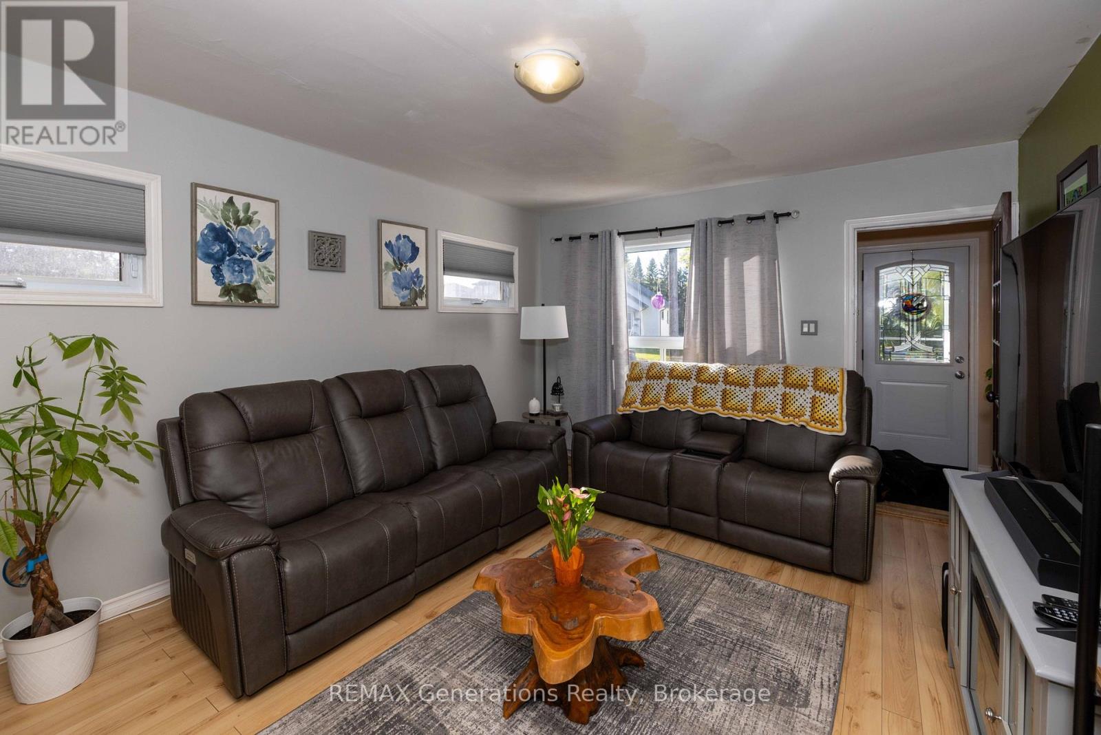 45 HIGH STREET N - Image 9