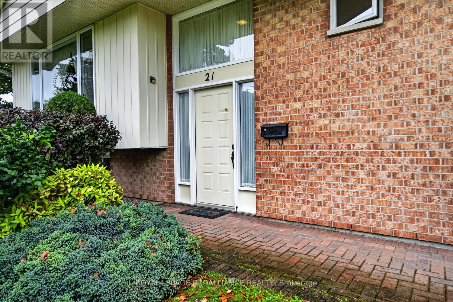 21 SUNSET DRIVE - Image 4