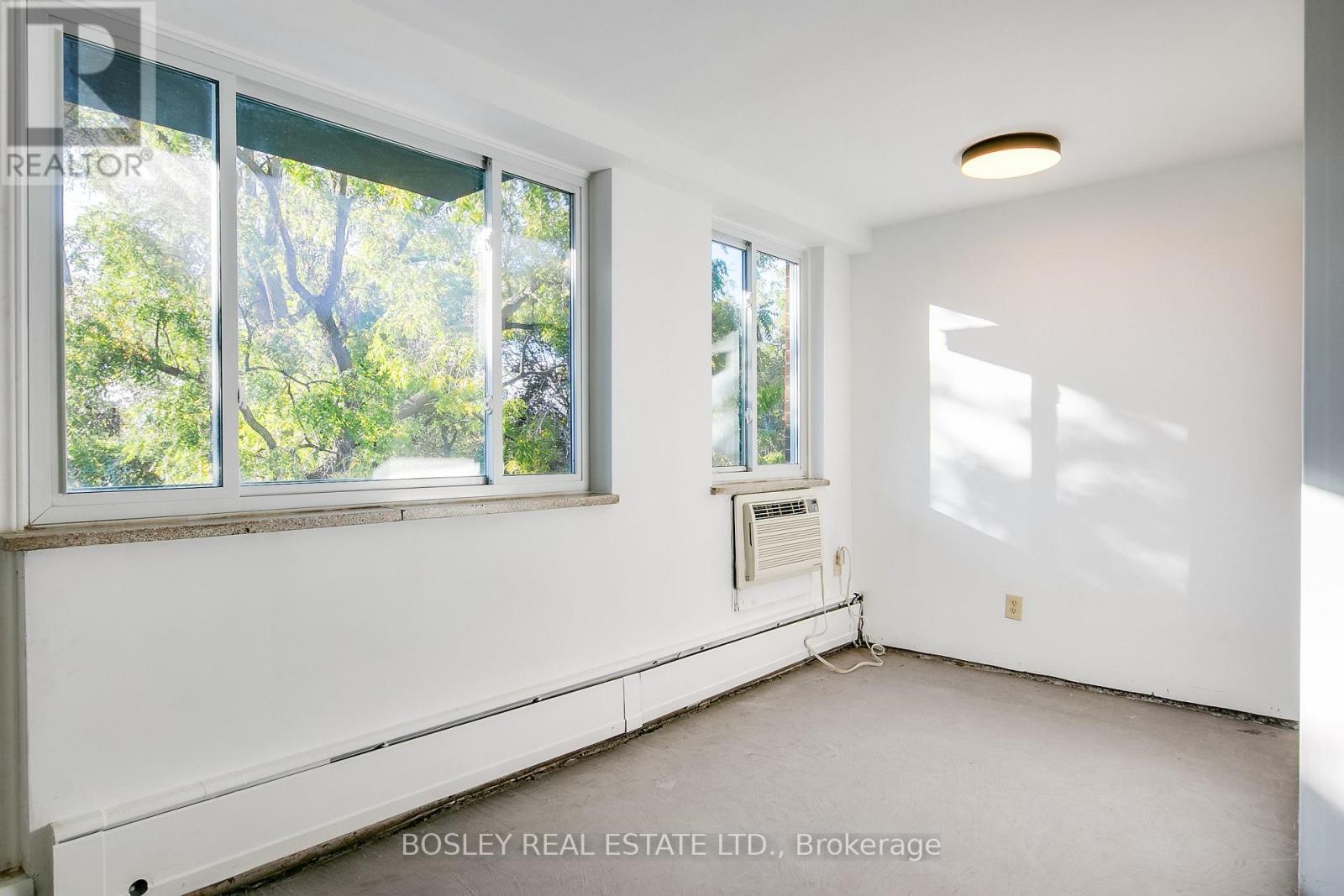#404 158 CRESCENT ROAD - 14